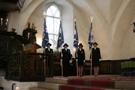 Naiskodukaitse Tallinna ringkond thistab 80. aastapeva lipu nnistamisega