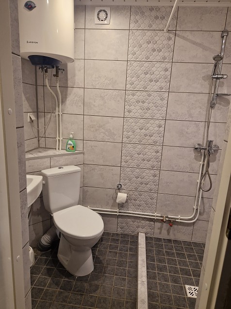 Tuba nr 6 - WC dushinurga ja kraanikausiga 