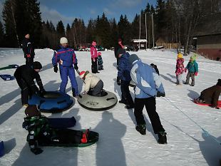 Vinni perekodu lastele korraldati Medakul suusapev