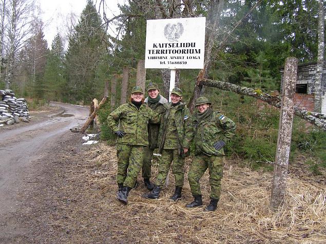 Rapla naiskond kis Piirsalus laskmas