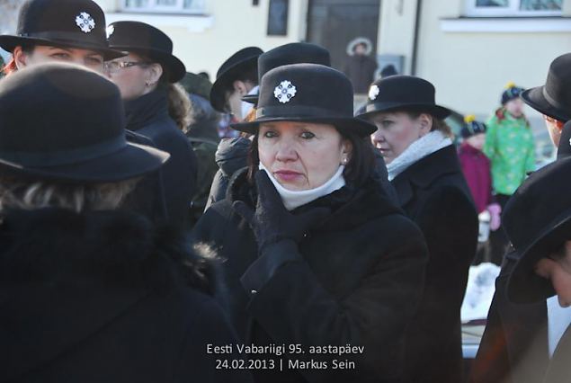 Eesti Vabariigi 95. snnipeva thistamine Hiiu- j