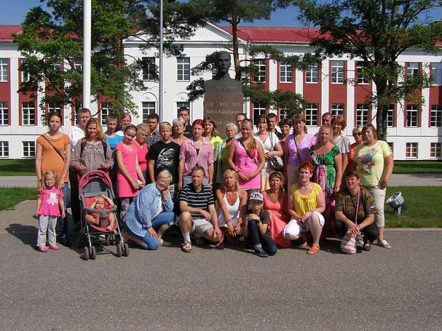 Naiskodukaitse Rapla ringkond thistas oma aastapeva vljasiduga Vrumaale