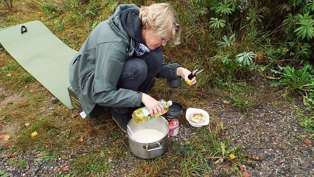 Jrva naised ei lpeta enne vistlemist, kui jalad on plvedeni kulunud