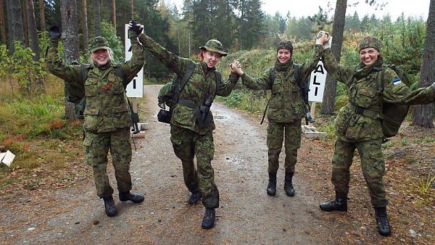 Jrva naised ei lpeta enne vistlemist, kui jalad on plvedeni kulunud