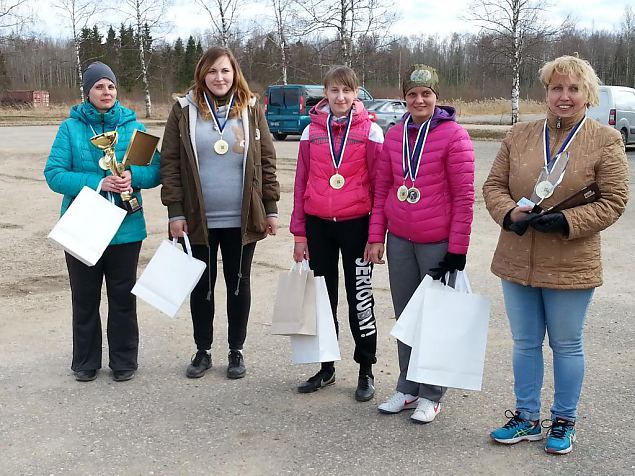 Naiskodukaitse laskevistlus Vlustes