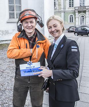 Tnu naiskodukaitsjatele judsid sinililled kikjale Eestis