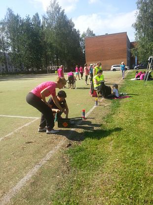 Naiskodukaitse spordivistlus ehk lugu sellest kuidas prnakad julge pealehakkamisega Valka prutasid