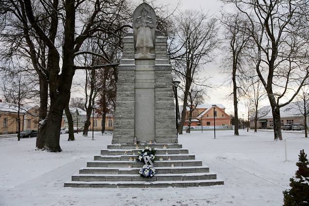 Vabadussjas videlnute mlestuspeva thistamine Haapsalus