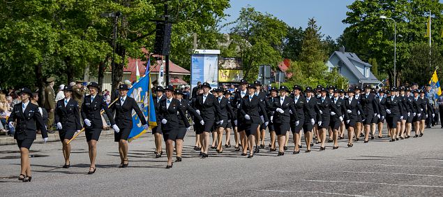 Naiskodukaitse thistab 90. aastapeva