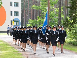 Ainult see, mida naised omaks vtavad, see edeneb, itseb ja vidab