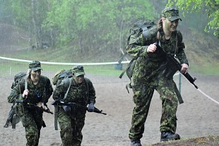 25. korda toimunud Naiskodukaitse koormusmatka vitis Rapla ringkonna II vistkond