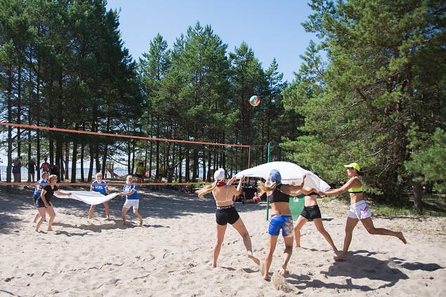 Sport massidesse ehk Saaremaise mekiga Naiskodukaitse spordipevad