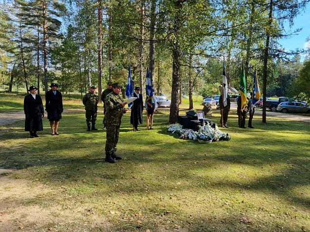 Naiskodukaitse Vrumaa ringkonna Varstu jaoskonna esinaise ja koduttarde juhendaja Elli Marjaku vljakaevamine ja mber matmine 