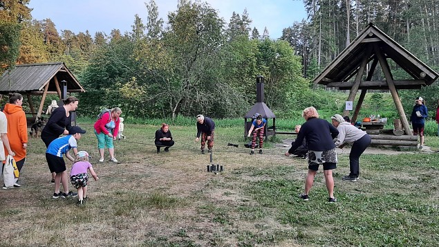 Naiskodukaitsjad hendasid ellujmisoskuste ppimise ja uute liikmetega tutvumise