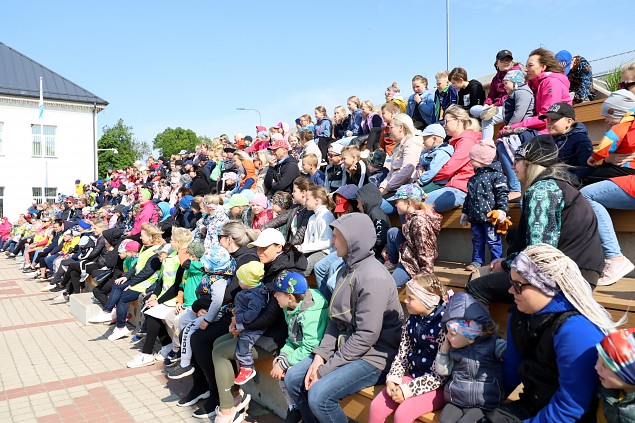 Lastekaitsepeval sai lustida ja pannkooki sa