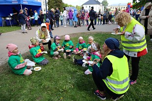 Lastekaitsepeval sai lustida ja pannkooki sa