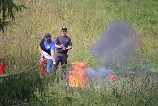 Naiskodukaitsjad korraldasid sookaaslastele petliku laagri