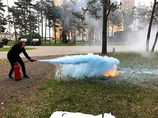 ''Ole valmis!'' laager toimub juba 10. korda - Naiskodukaitse petab Raplamaal naistele kriisiolukordadeks valmistumist