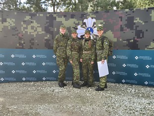 Esmaabi erialav�istlus plaaniv�liste karudega