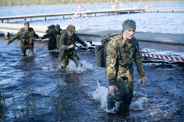 J�gevamaa metsades toimub n�dalavahetusel Naiskodukaitse s�jalis-sportlik luurev�istlus