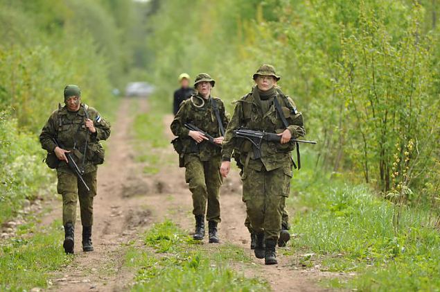 Naiskodukaitse koormusmatk 2011