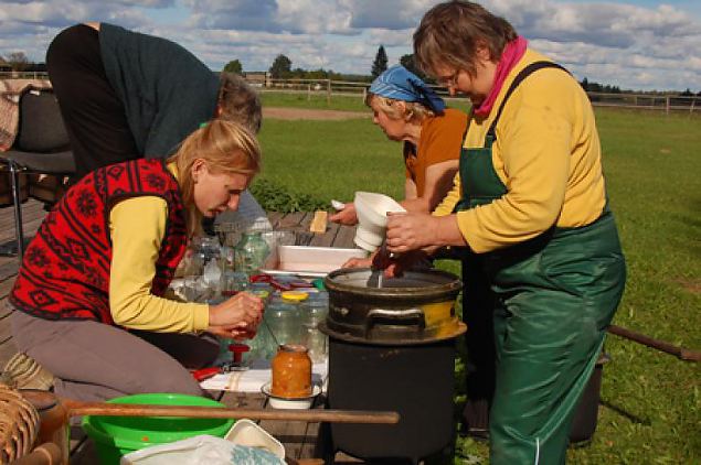 Sdamega tehtud, lahkesti kingitud