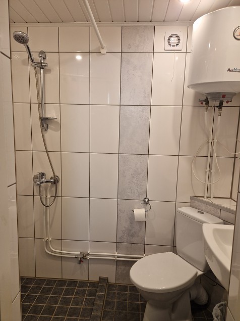 Tuba nr 7 - WC dushinurga ja kraanikausiga 