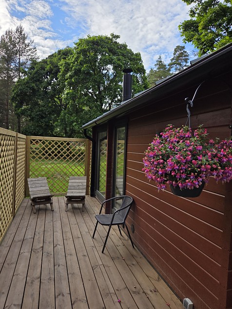 Privaatne istumisala sauna juures 